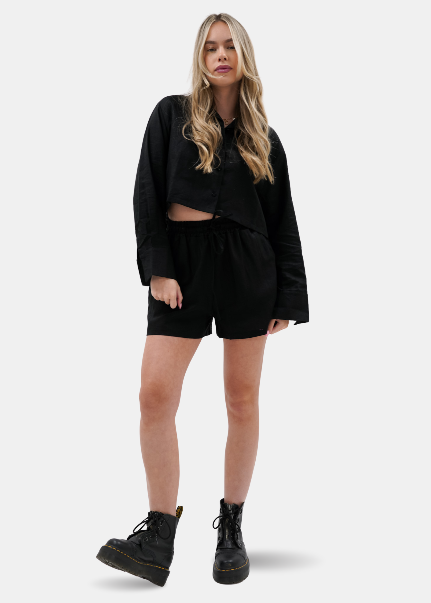 Linen shorts black