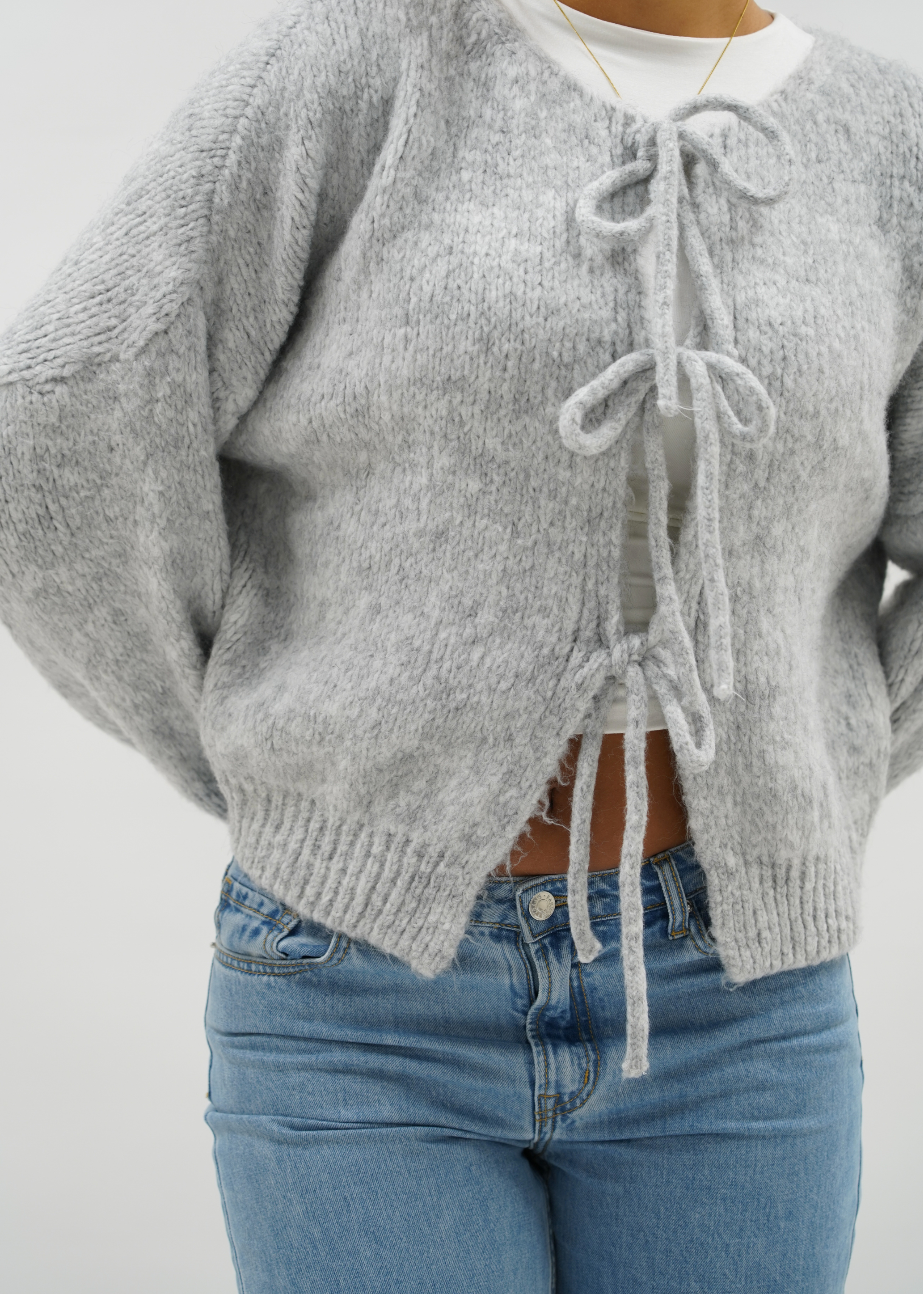 Knitted bow sweater light grey