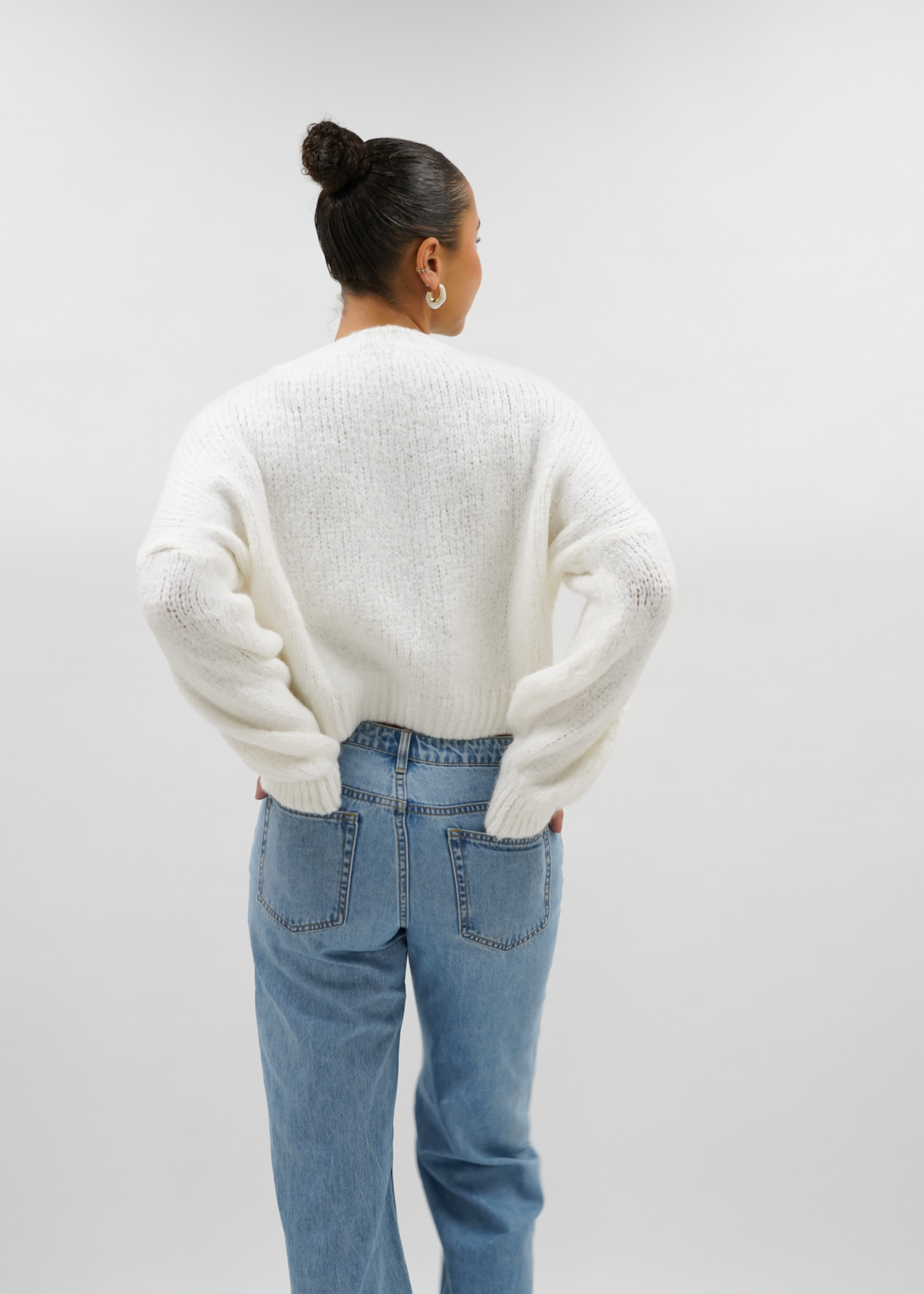 Knitted sweater off-white