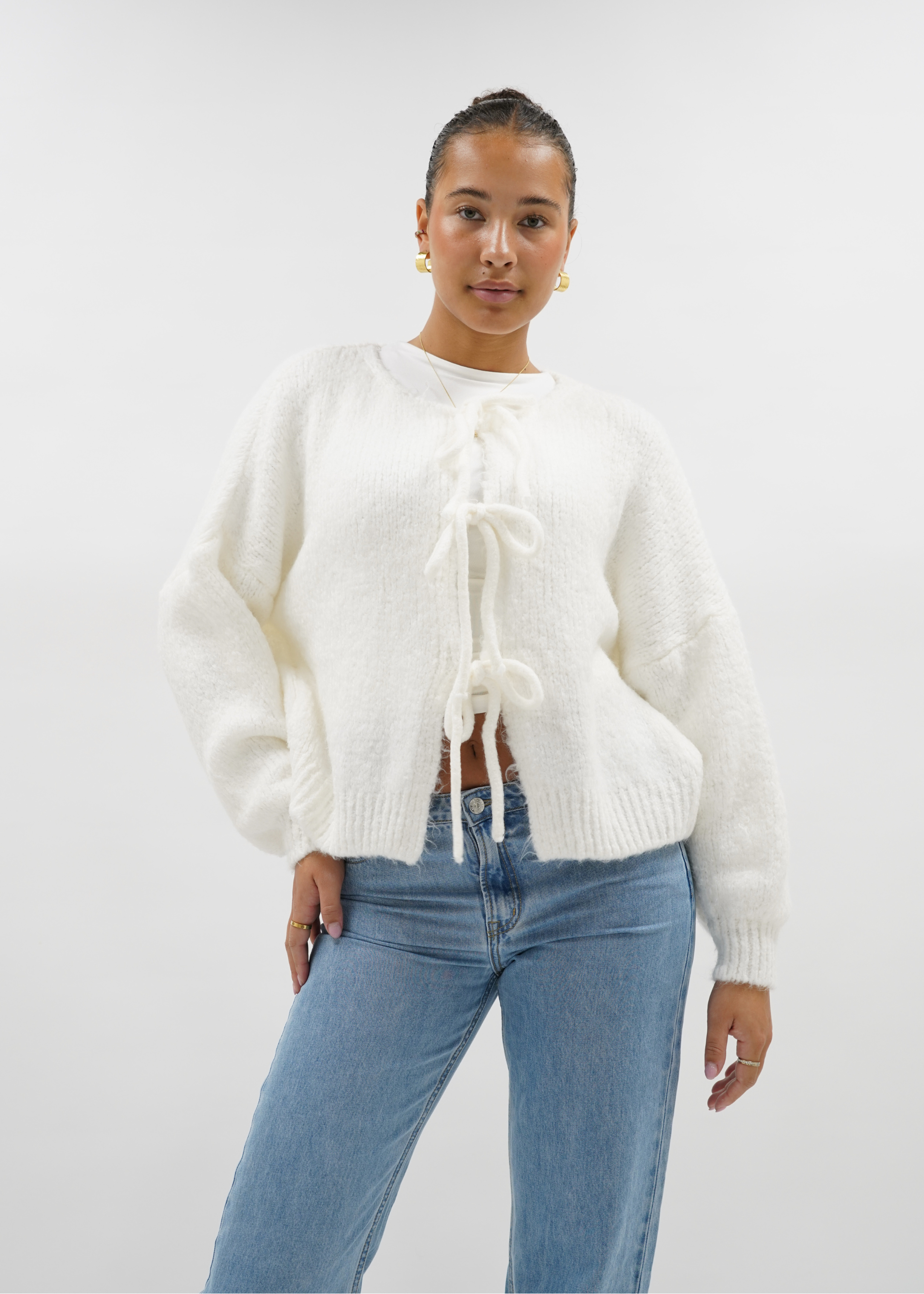 Knitted bow sweater off-white