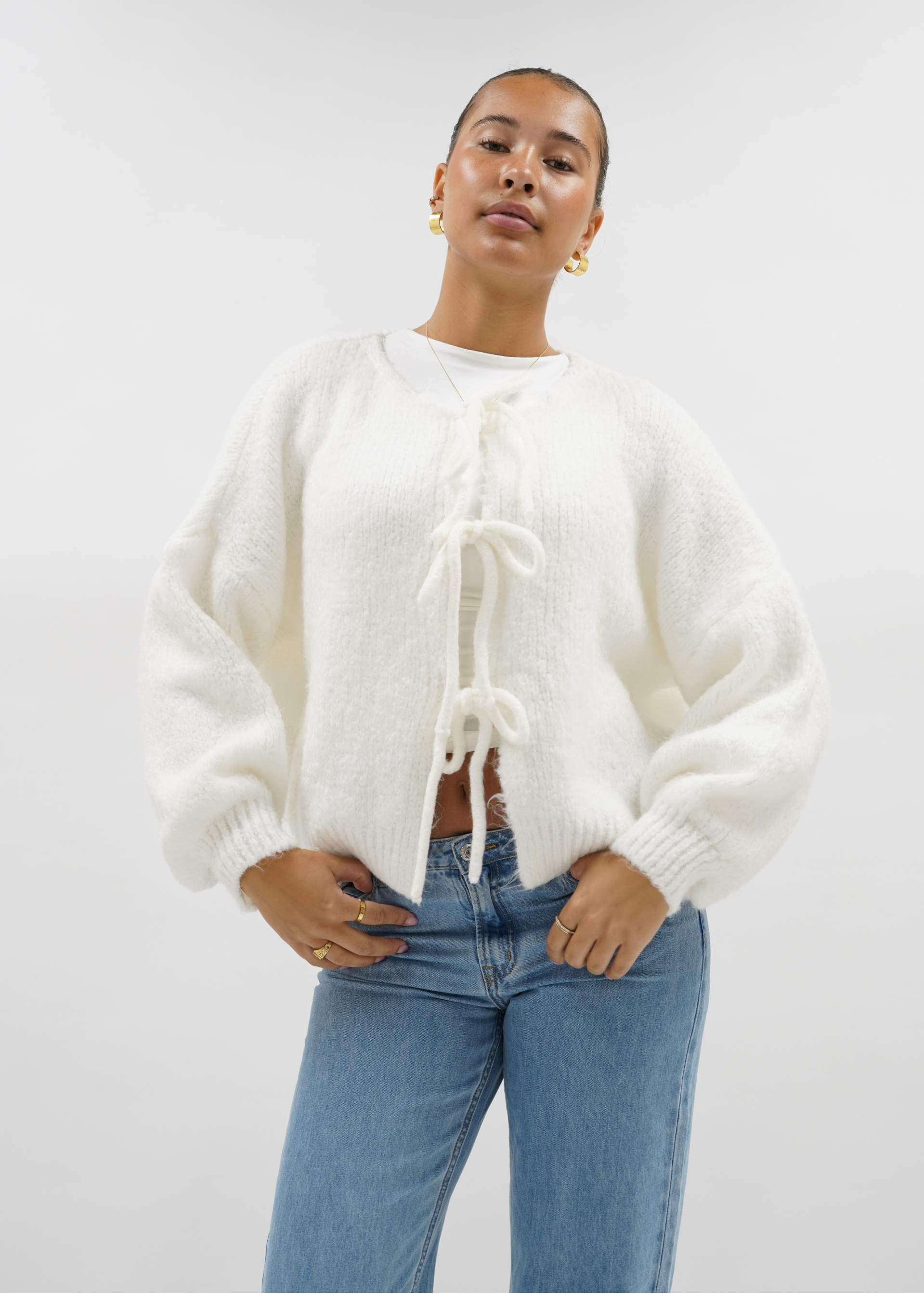 Knitted bow sweater off-white