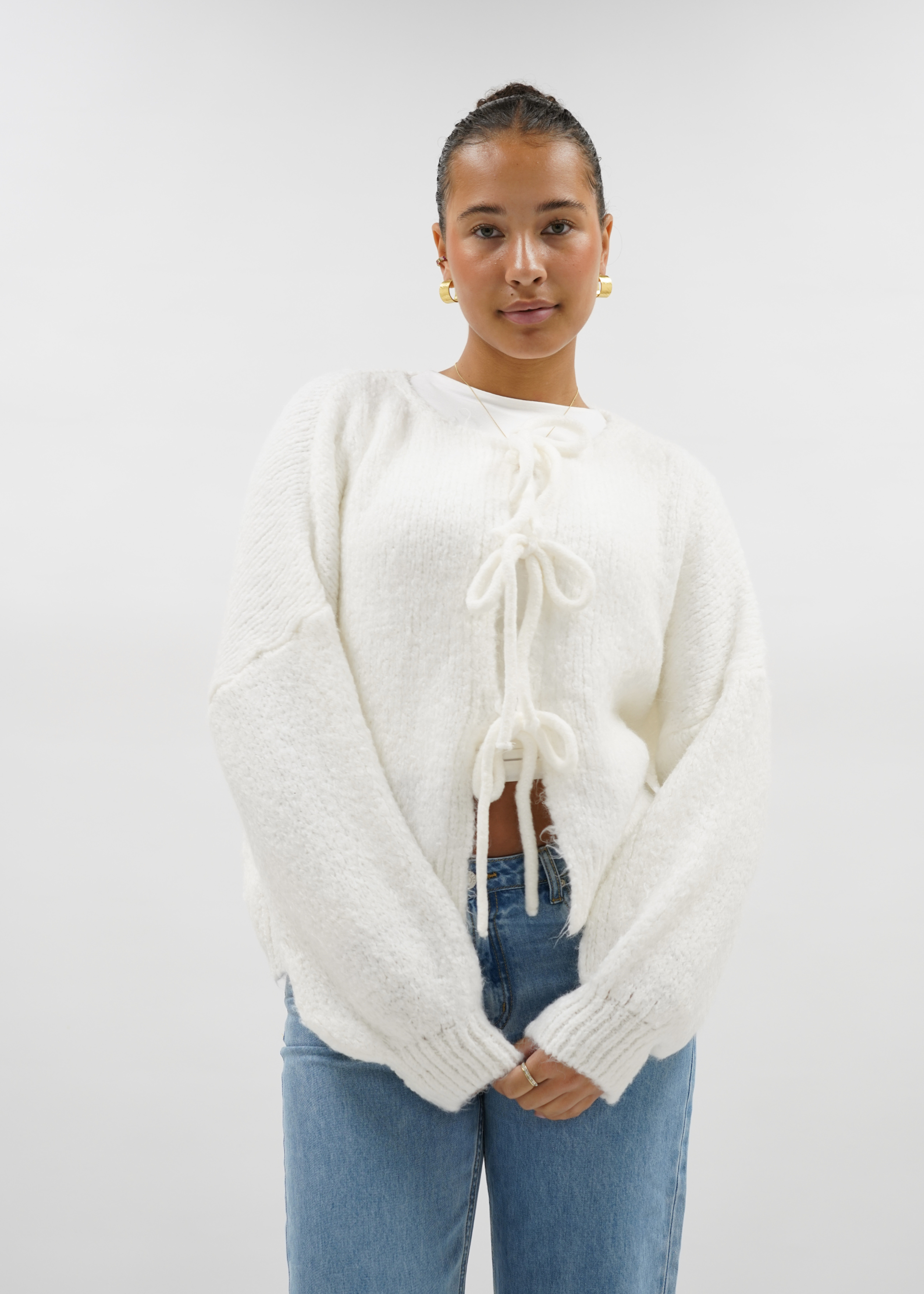 Knitted bow sweater off-white