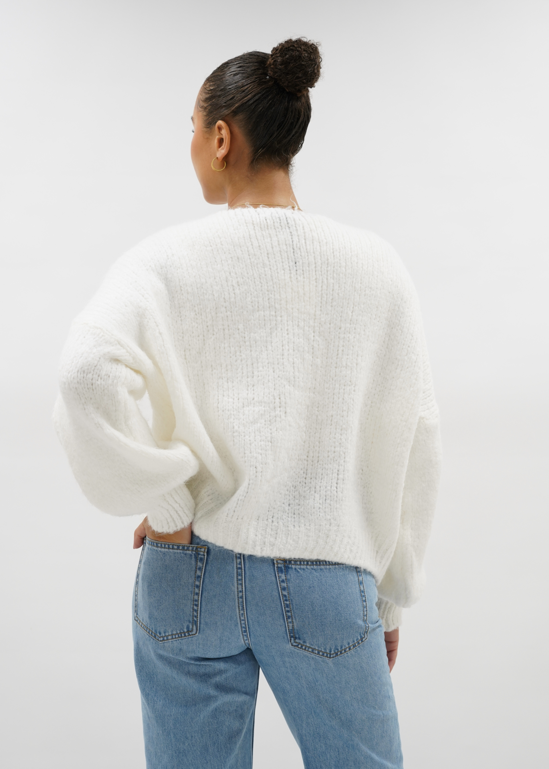 Knitted bow sweater off-white